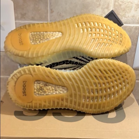 Yeezy Boost 350 V2 Zebra. - Picture 3 of 9